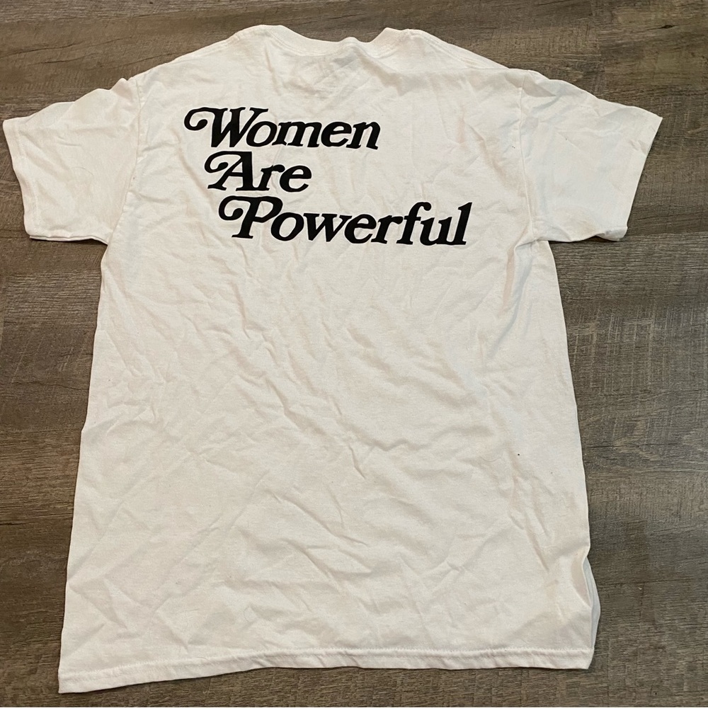 Short sleeve graphic white tee